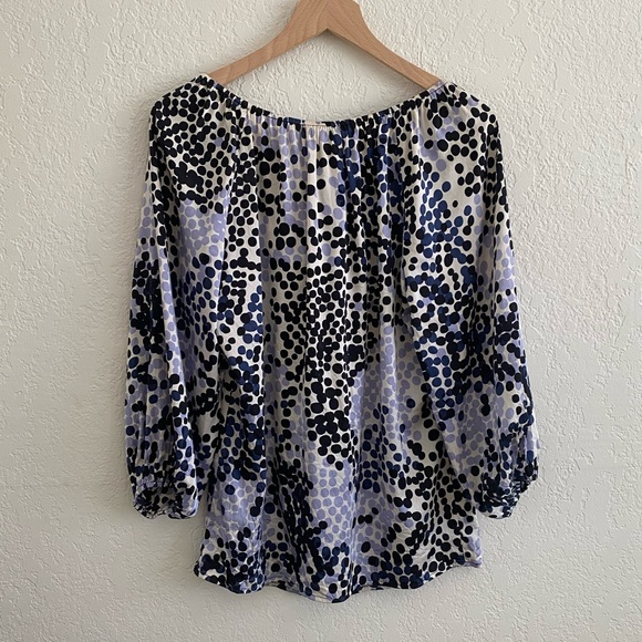 ST. JOHN - Silk Boat Neck Tie Front Blouse in Navy - Size : 2 - Picture 2 of 4